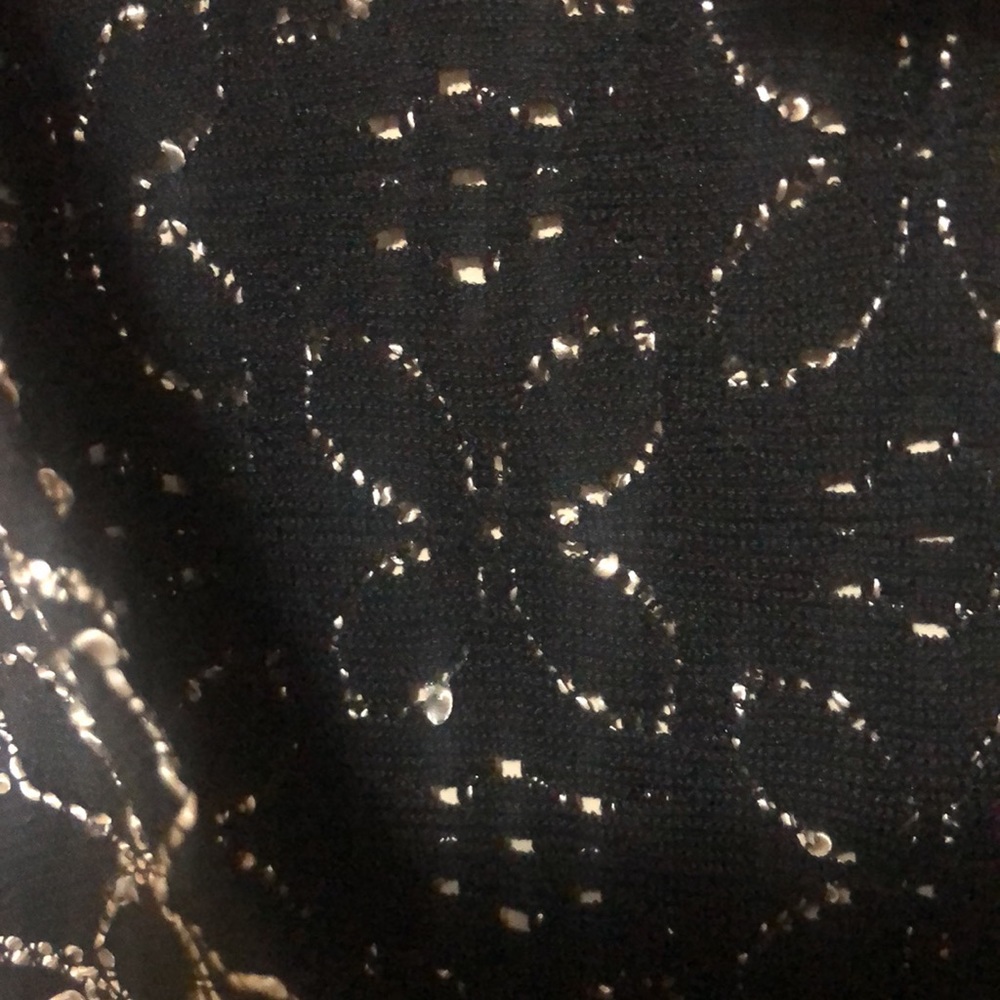 Black with silver threading floral design - Picture 5 of 5
